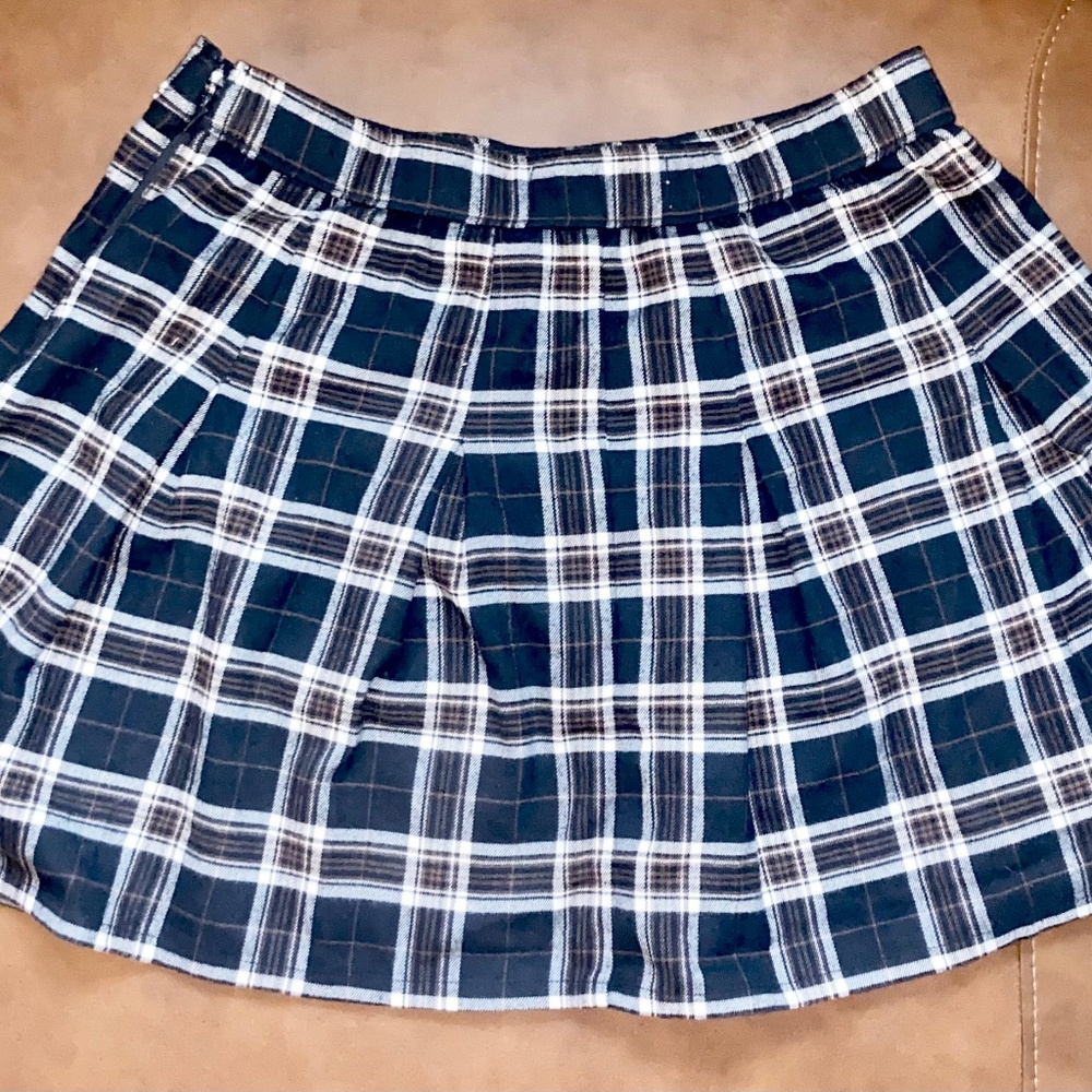 Hollister pleated plaid mini skirt